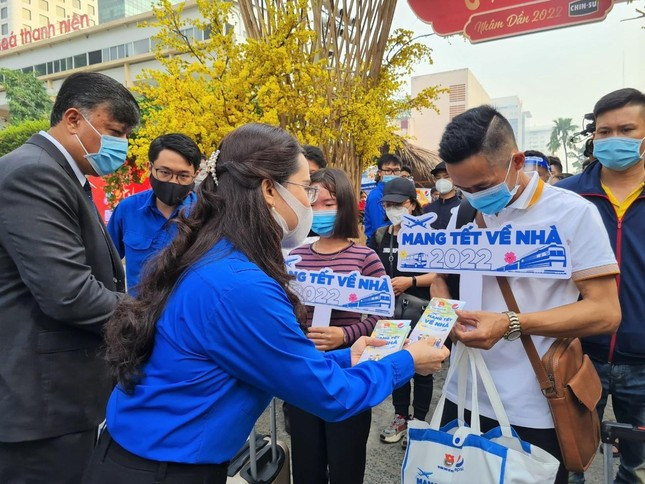 Sinh viên phấn khởi vì được nghỉ Tết dài ngày.