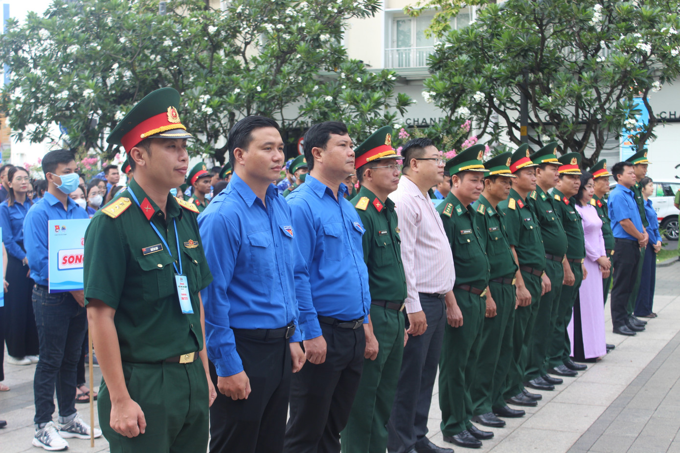 Các đại biểu tham dự lễ khai mạc Hội trại &quot;Tuổi trẻ giữ biển&quot; năm 2023.