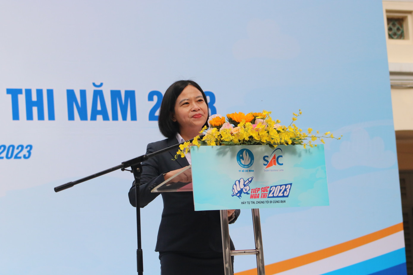 Bà Trần Phương Nga - Tổng Giám đốc điều hành Tập đoàn Thiên Long phát biểu tại buổi ra quân. Bà Trần Phương Nga - Tổng Giám đốc điều hành Tập đoàn Thiên Long phát biểu tại buổi ra quân.