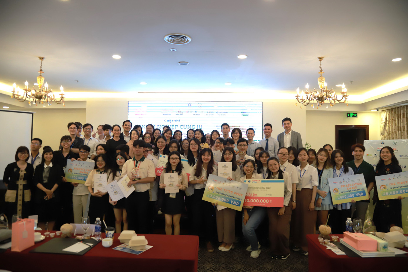 Top 10 dự án ở vòng Chung kết đều sẽ được hỗ trợ tham gia các cuộc thi các cấp và kêu gọi đầu tư. Top 10 dự án ở vòng Chung kết đều sẽ được hỗ trợ tham gia các cuộc thi các cấp và kêu gọi đầu tư.