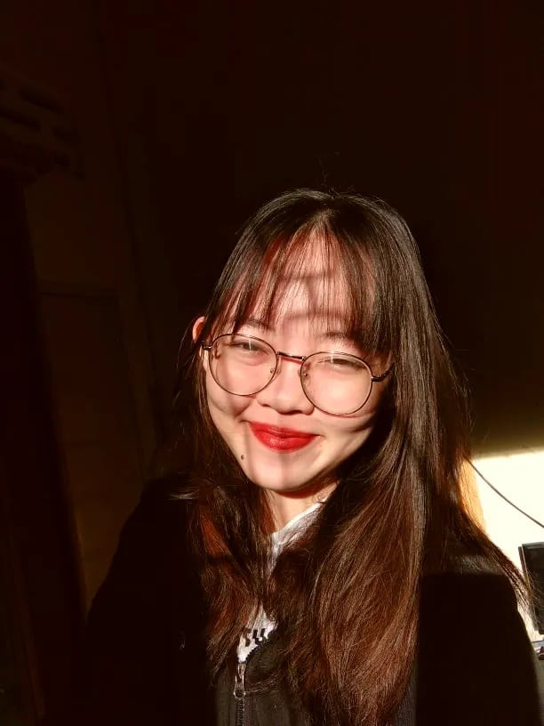 "Dù vẫn còn nhiều khuyết điểm nhưng mình vẫn còn đủ yêu thương và can đảm để hoàn thiện bản thân từng ngày", Lam chia sẻ. "Dù vẫn còn nhiều khuyết điểm nhưng mình vẫn còn đủ yêu thương và can đảm để hoàn thiện bản thân từng ngày", Lam chia sẻ.