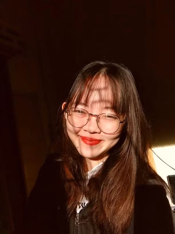 "Dù vẫn còn nhiều khuyết điểm nhưng mình vẫn còn đủ yêu thương và can đảm để hoàn thiện bản thân từng ngày", Lam chia sẻ.