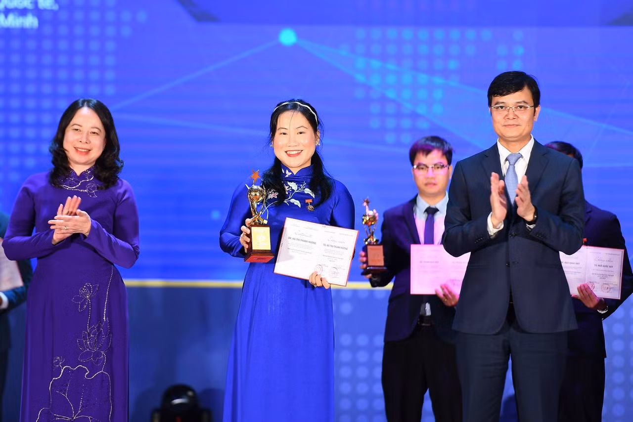 Mới đây, TS Hà Thị Thanh Hương cũng nhận Giải thưởng 'Quả cầu Vàng 2023'.