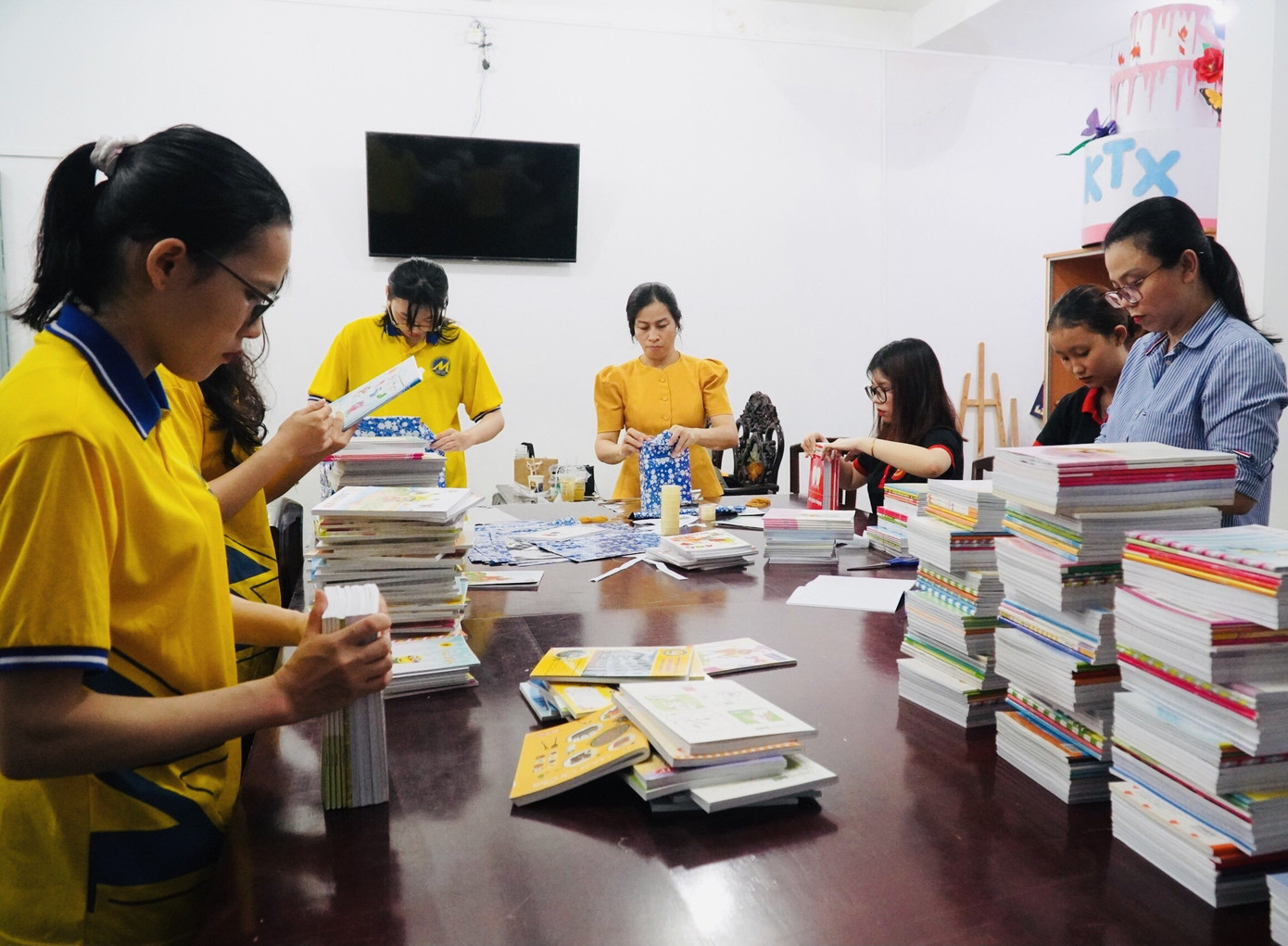 Chương trình nhận được sự ủng hộ của đông đảo sinh viên trường ĐH Tài chính - Marketing. Chương trình nhận được sự ủng hộ của đông đảo sinh viên trường ĐH Tài chính - Marketing.