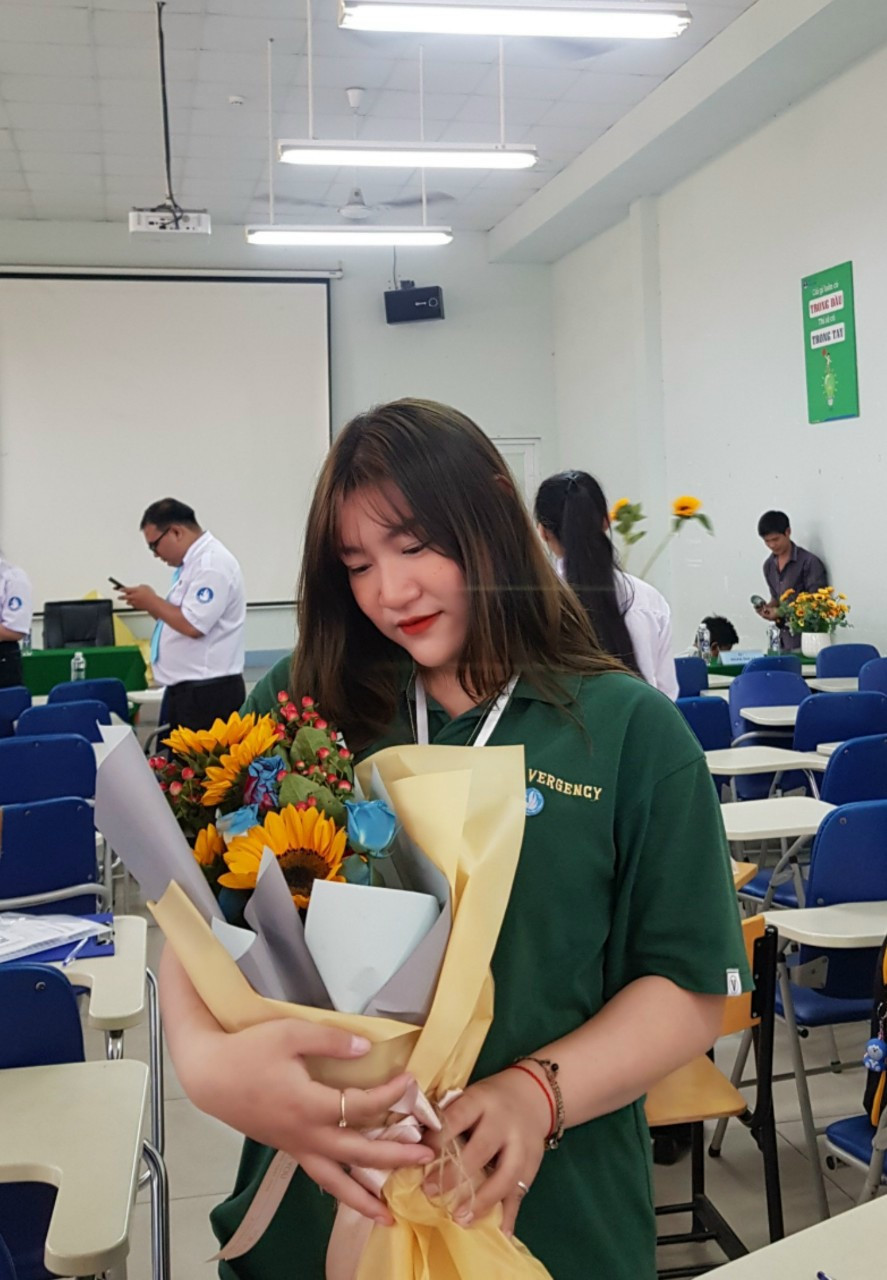 Bùi Quang Minh Nguyệt (sinh năm 2003), sinh viên trường ĐH Văn Hiến. (Ảnh: NVCC) Bùi Quang Minh Nguyệt (sinh năm 2003), sinh viên trường ĐH Văn Hiến. (Ảnh: NVCC)