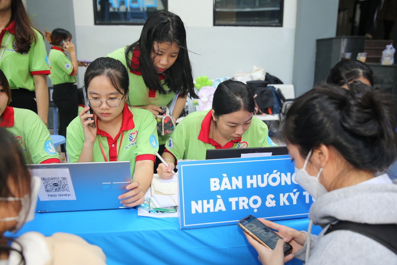 CLB Công tác xã hội, trường ĐH Công Thương TP. HCM tích cực hỗ trợ tân sinh viên tìm nhà trọ. (Ảnh: CLB)