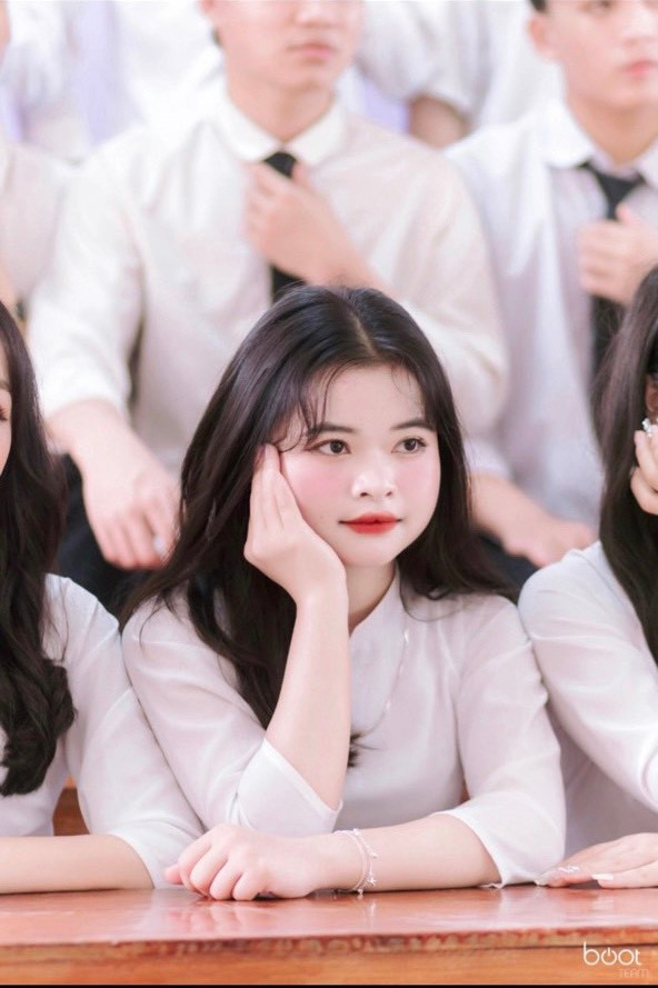 Nữ sinh Trần Thị Luyến chia sẻ đã sẵn sàng cho kỳ thi quan trọng sắp tới. Nữ sinh Trần Thị Luyến chia sẻ đã sẵn sàng cho kỳ thi quan trọng sắp tới.