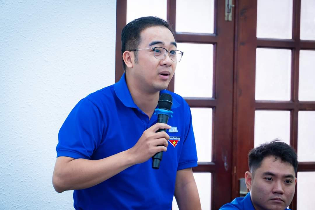 Các đại biểu chia sẻ tại buổi Tọa đàm. (Ảnh: TLTĐ)