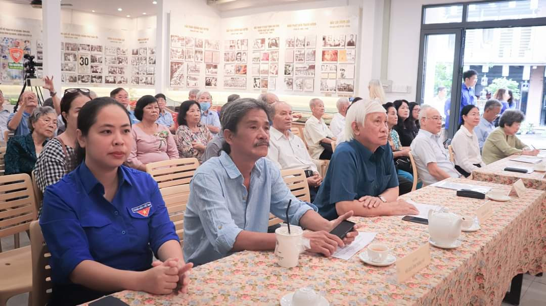 Khách mời và các trại sinh cùng nghe các chuyên đề sinh hoạt. (Ảnh: TLTĐ) Khách mời và các trại sinh cùng nghe các chuyên đề sinh hoạt. (Ảnh: TLTĐ)