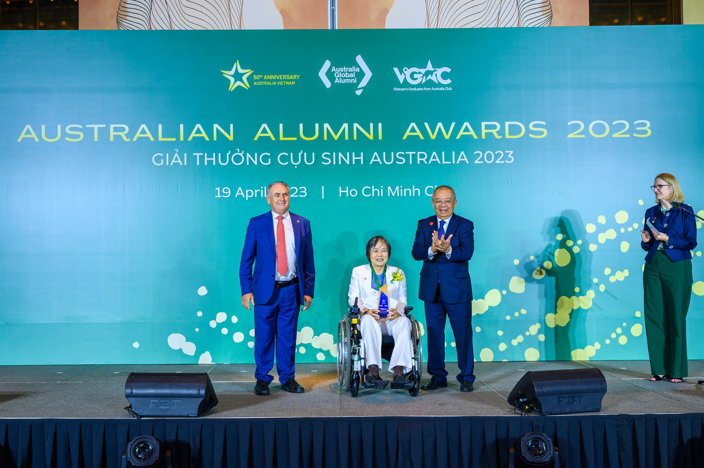 6 cá nhân được vinh danh trong dịp này. 6 cá nhân được vinh danh trong dịp này.