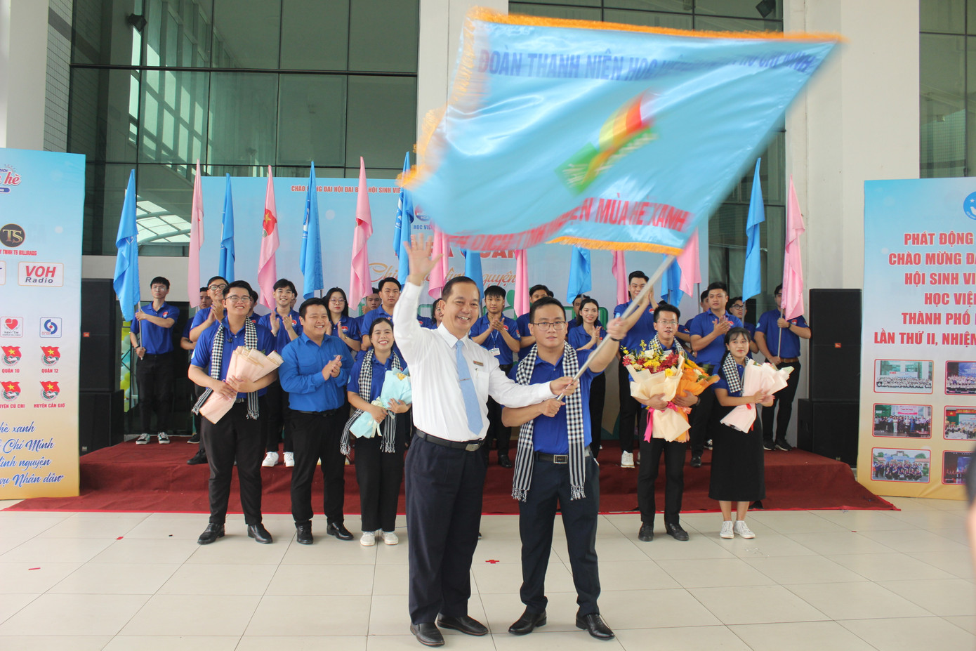 Lễ ra quân Chiến dịch "Mùa Hè Xanh" của trường Học viện Cán bộ TP. HCM. Lễ ra quân Chiến dịch "Mùa Hè Xanh" của trường Học viện Cán bộ TP. HCM.