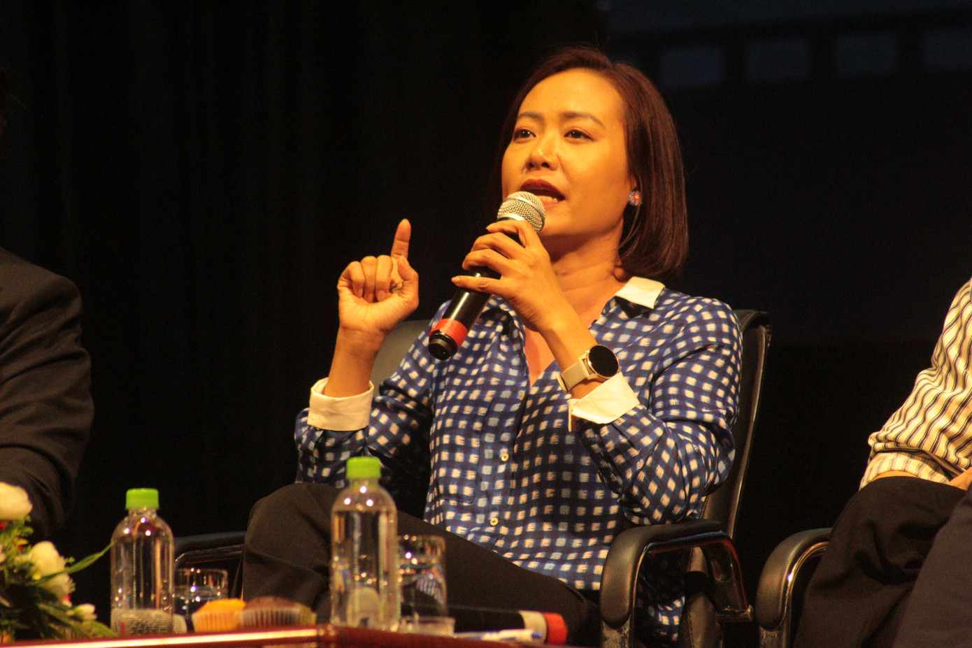 Diễn viên Hồng Ánh trải lòng tại chương trình. (Ảnh: CLB Sân khấu và Điện ảnh) Diễn viên Hồng Ánh trải lòng tại chương trình. (Ảnh: CLB Sân khấu và Điện ảnh)