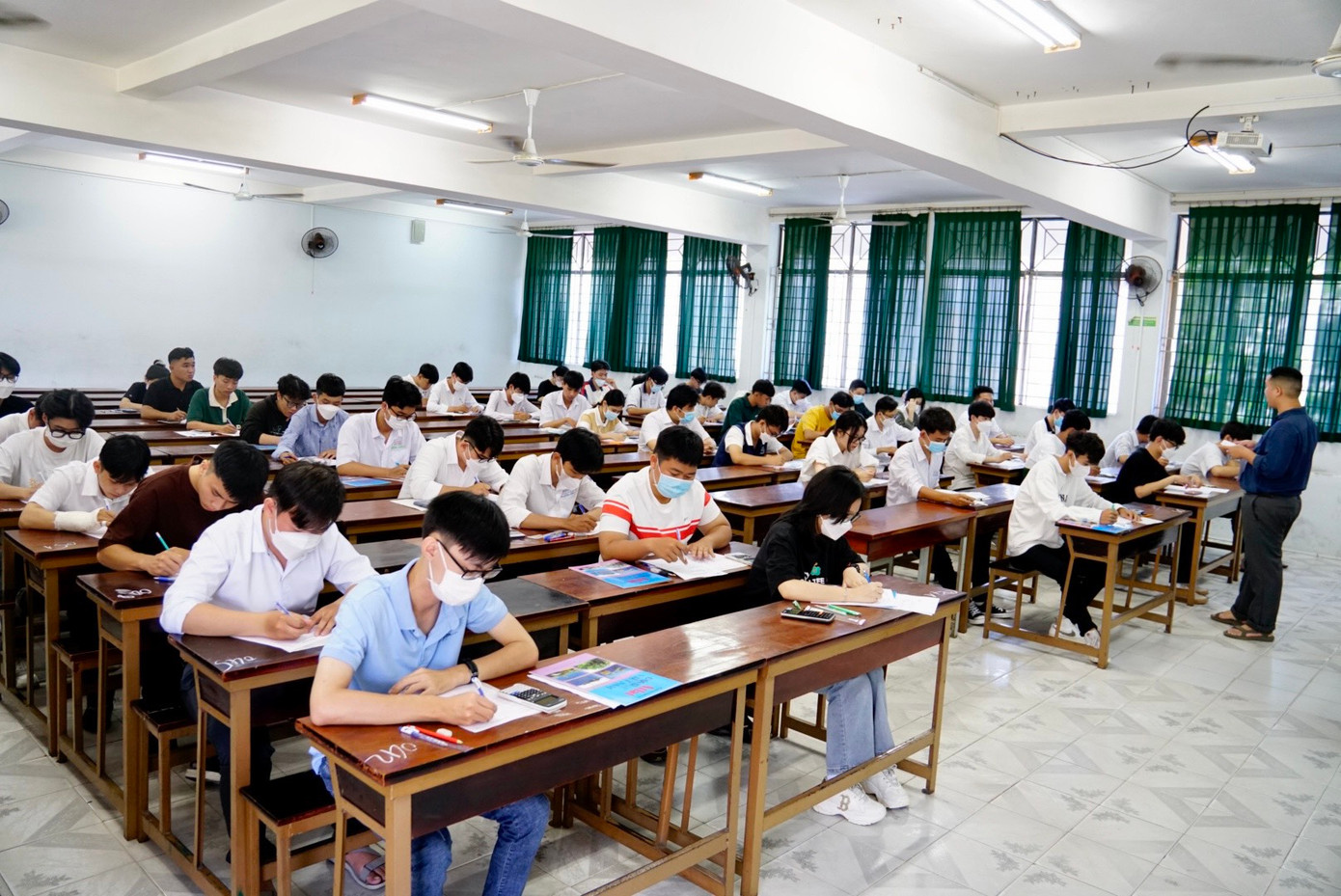 Thí sinh dự thi kỳ thi Đánh giá năng lực đợt 1 do ĐHQG TP. HCM tổ chức ngày 26/3. (Ảnh: ĐHQG TP. HCM) Thí sinh dự thi kỳ thi Đánh giá năng lực đợt 1 do ĐHQG TP. HCM tổ chức ngày 26/3. (Ảnh: ĐHQG TP. HCM)