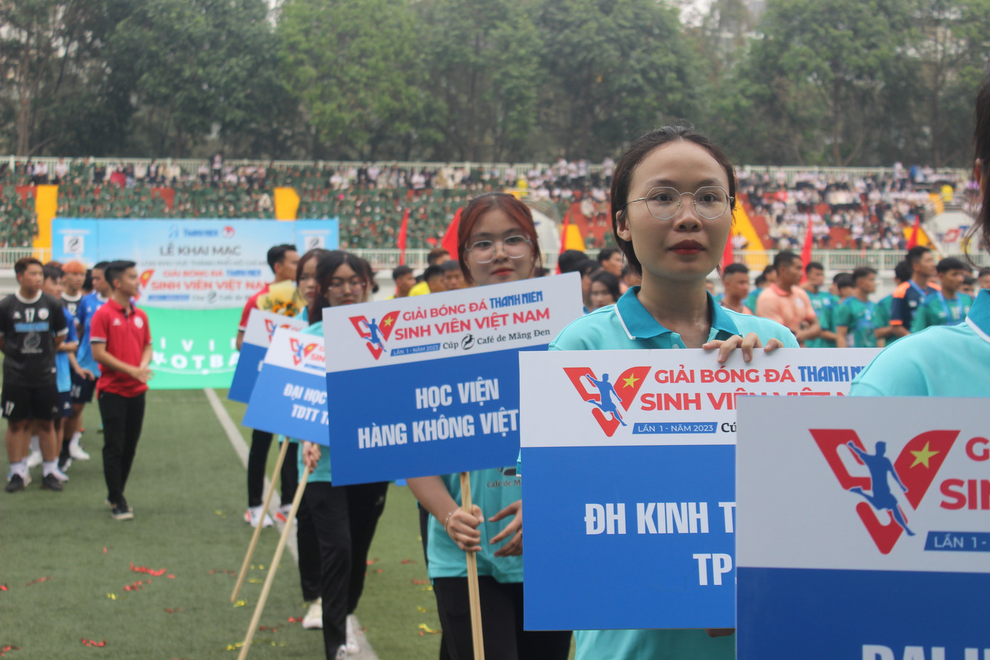 Sau một thời gian phát động, tổng cộng đã có 42 đội đăng ký tham dự vòng loại. Các đội được chia theo khu 5 khu vực địa lý, thi đấu tại sân trường ĐH Thủy lợi (Hà Nội), sân trường ĐH TDTT Đà Nẵng, sân ĐH Tây Nguyên, sân trường ĐH Tôn Đức Thắng và Sân vận động Cần Thơ.