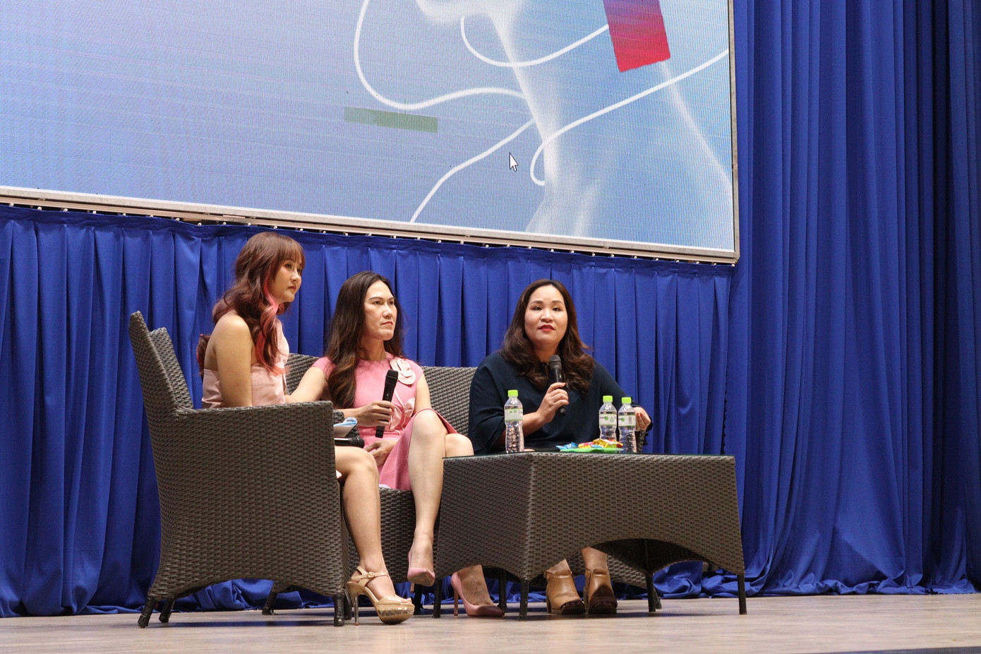 Tiến sĩ tâm lý Tô Nhi A chia sẻ về những kinh nghiệm về định kiến giới của mình. (Ảnh: BTC) Tiến sĩ tâm lý Tô Nhi A chia sẻ về những kinh nghiệm về định kiến giới của mình. (Ảnh: BTC)