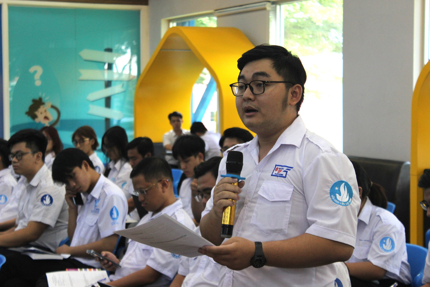 Anh Nguyễn Khánh Tùng – Phó Chủ tịch Hội Sinh viên TP. HCM đề xuất một số giải pháp tại Hội nghị. Anh Nguyễn Khánh Tùng – Phó Chủ tịch Hội Sinh viên TP. HCM đề xuất một số giải pháp tại Hội nghị.