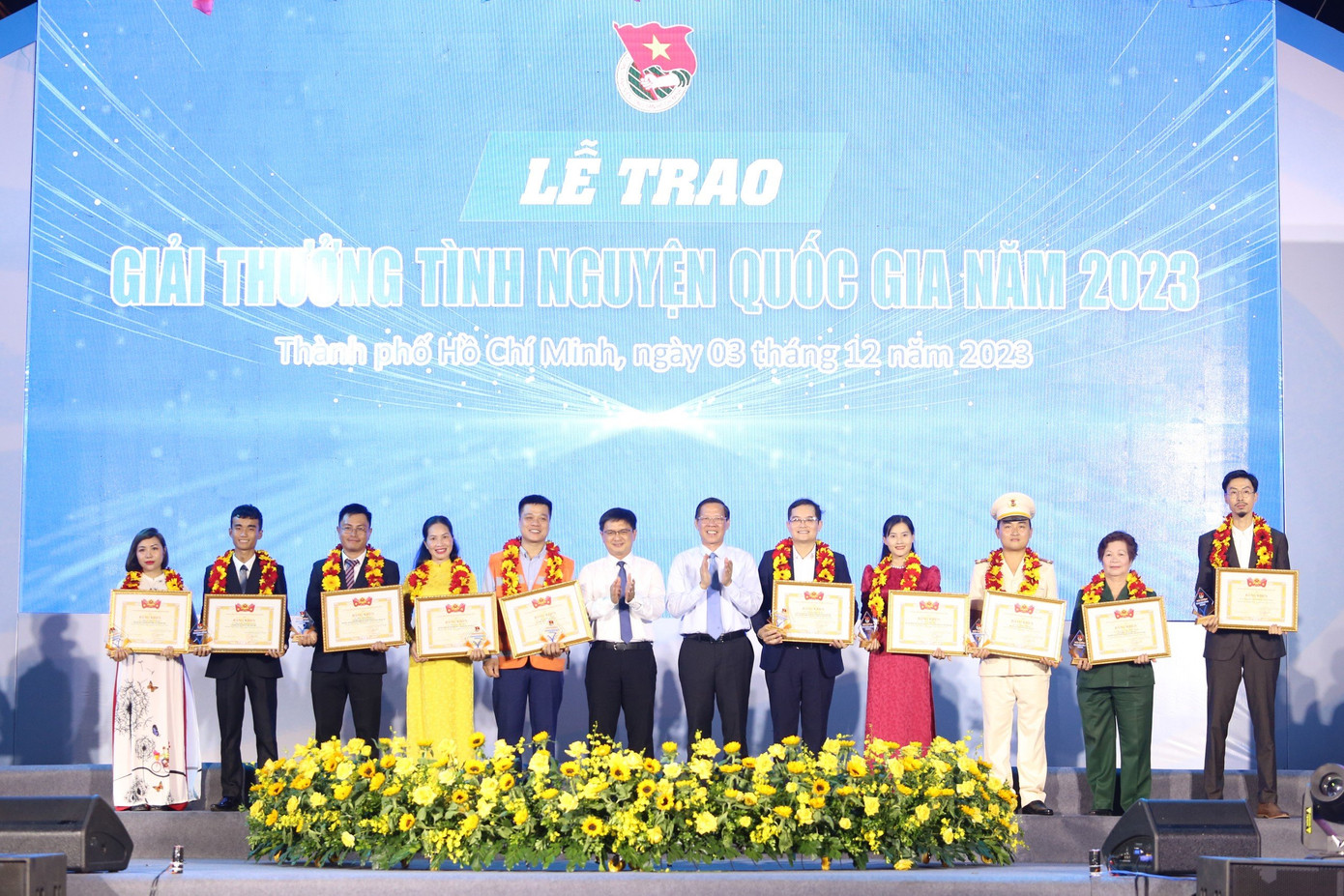 Chương trình trao Giải thưởng Tình nguyện Quốc gia năm 2023 cho 10 cá nhân. (Ảnh: Ngô Tùng) Chương trình trao Giải thưởng Tình nguyện Quốc gia năm 2023 cho 10 cá nhân. (Ảnh: Ngô Tùng)