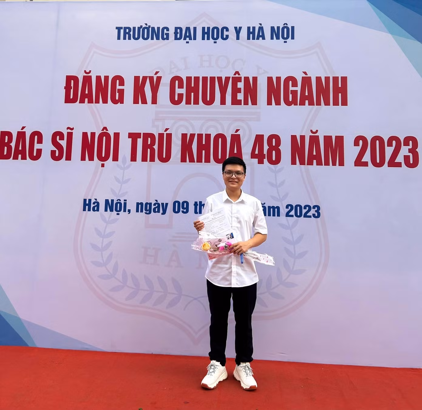 Đối với nam sinh quê Quảng Ngãi, sự học là hành trình tôi luyện cả đời. (Ảnh: NVCC)