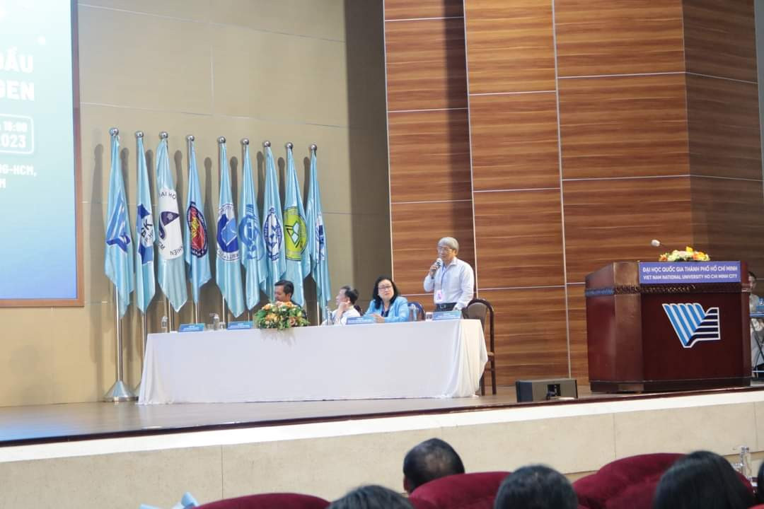 Các diễn giả tại buổi Hội thảo. (Ảnh: ĐHQG TP. HCM) Các diễn giả tại buổi Hội thảo. (Ảnh: ĐHQG TP. HCM)