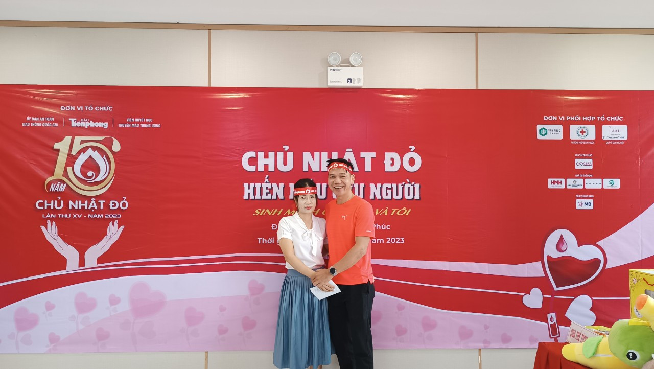 Cùng với vợ chồng chị Trúc còn có nhiều các cặp vợ chồng khác sinh sống tại Khu đô thị Vạn Phúc cũng tham gia hiến máu tại ngày hội.