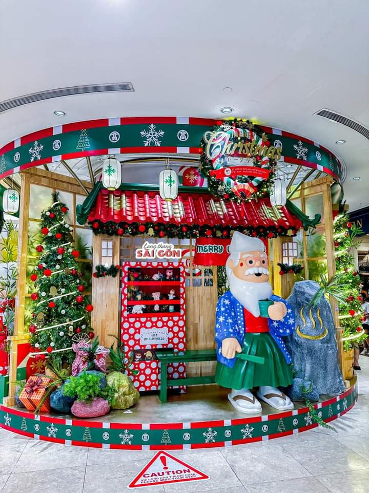 Không gian Giáng sinh trang trí theo phong cách Nhật Bản xinh xắn. (Ảnh: Lang Thang Sài Gòn)