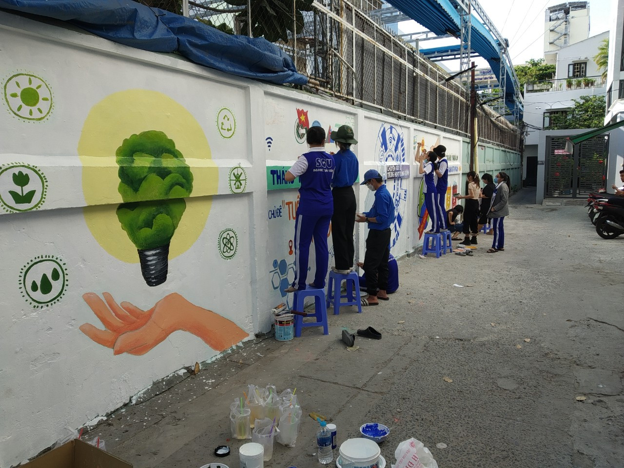 Cùng với đó, là nhiều hoạt động đến từ các cơ sở Đoàn trực thuộc Đoàn Thanh niên trường ĐH Sài Gòn cũng được tổ chức sôi nổi và thiết thực ngay sau Lễ ra quân Tháng Thanh niên. (Ảnh: SIU) Cùng với đó, là nhiều hoạt động đến từ các cơ sở Đoàn trực thuộc Đoàn Thanh niên trường ĐH Sài Gòn cũng được tổ chức sôi nổi và thiết thực ngay sau Lễ ra quân Tháng Thanh niên. (Ảnh: SIU)