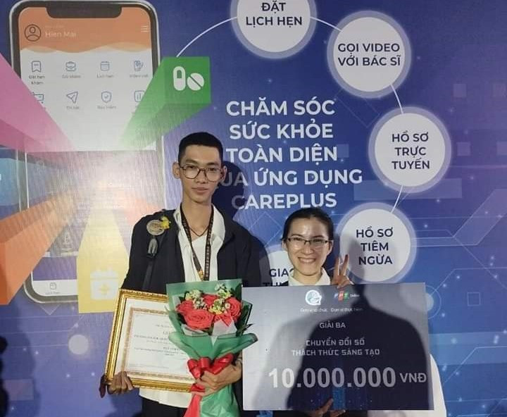 Nhóm dự án Ứng dụng rèn luyện nhận thức BrainTrain đoạt giải Ba tại cuộc thi startup “Chuyển đổi số - Thách đố sáng tạo". Nhóm dự án Ứng dụng rèn luyện nhận thức BrainTrain đoạt giải Ba tại cuộc thi startup “Chuyển đổi số - Thách đố sáng tạo".