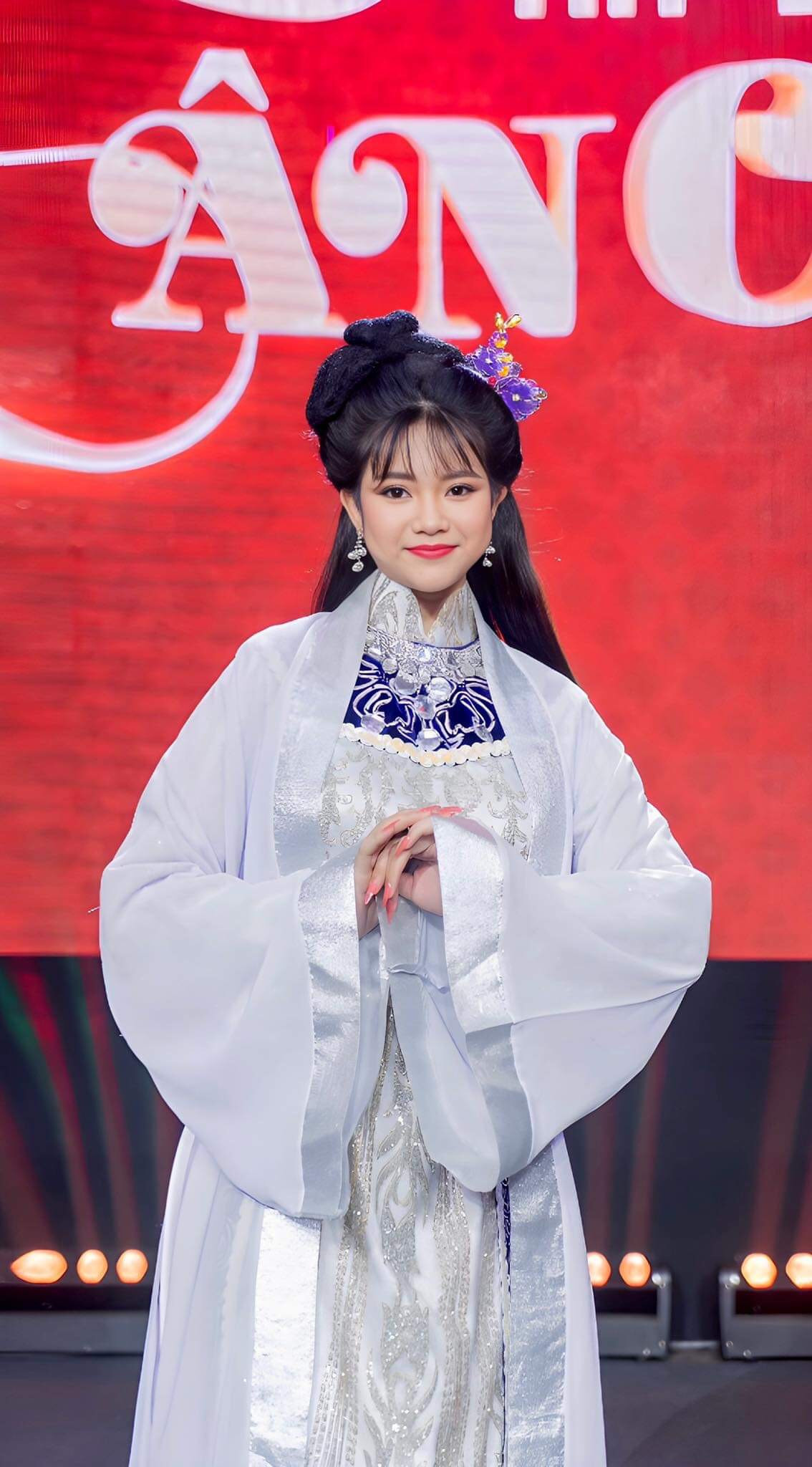 Nữ diễn viên 2K3 theo đuổi nghiệp cải lương ảnh 2