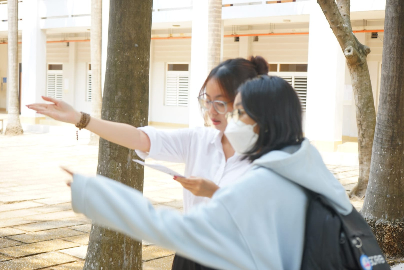 Thí sinh tham dự kỳ thi Đánh giá năng lực đợt 1 do ĐHQG TP. HCM tổ chức được hỗ trợ tại địa điểm thi.