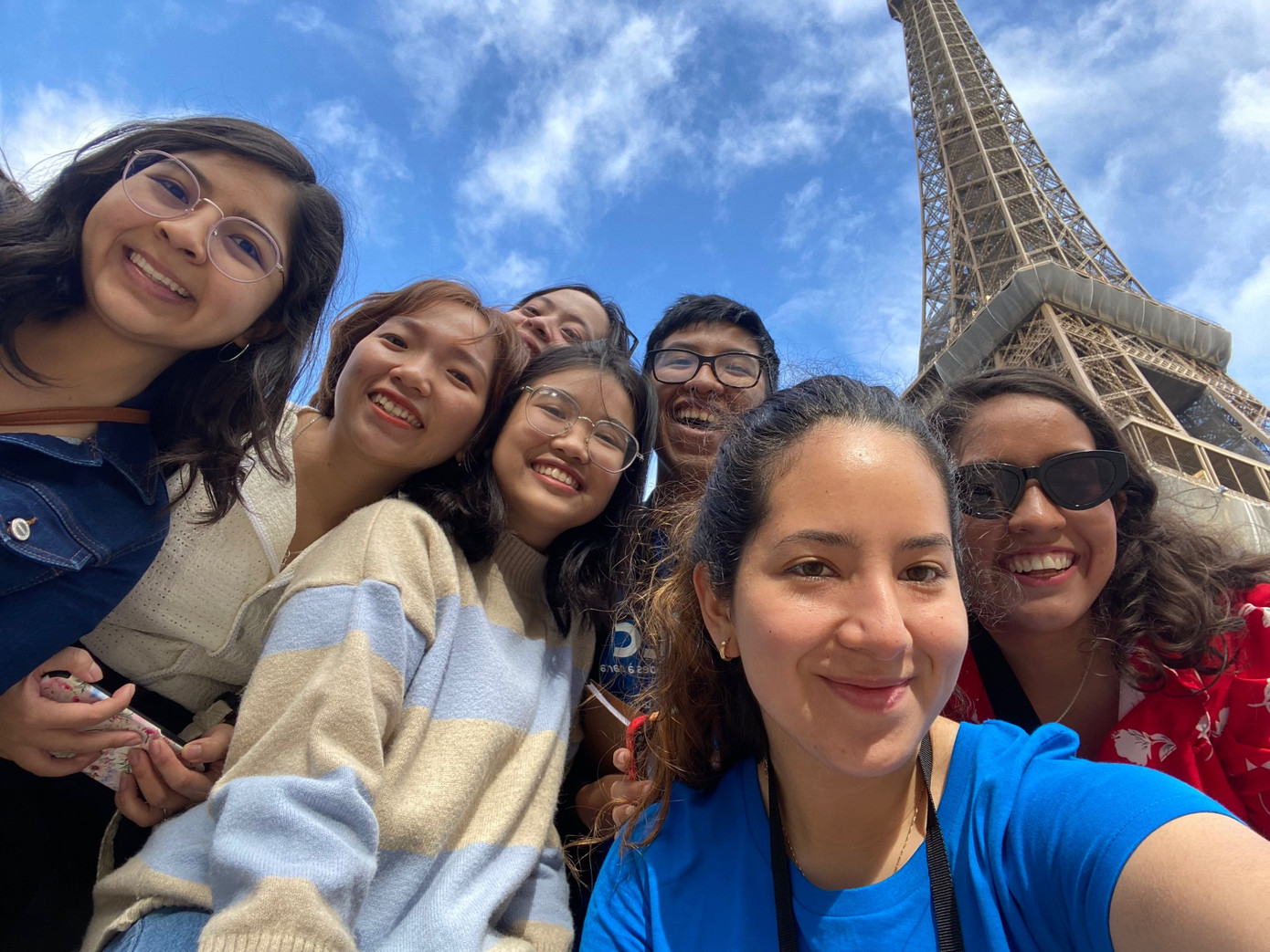 Đây là chuyến đi xa với nhiều trải nghiệm thú vị và sâu sắc của hai cô gái. (Ảnh: NVCC) Đây là chuyến đi xa với nhiều trải nghiệm thú vị và sâu sắc của hai cô gái. (Ảnh: NVCC)