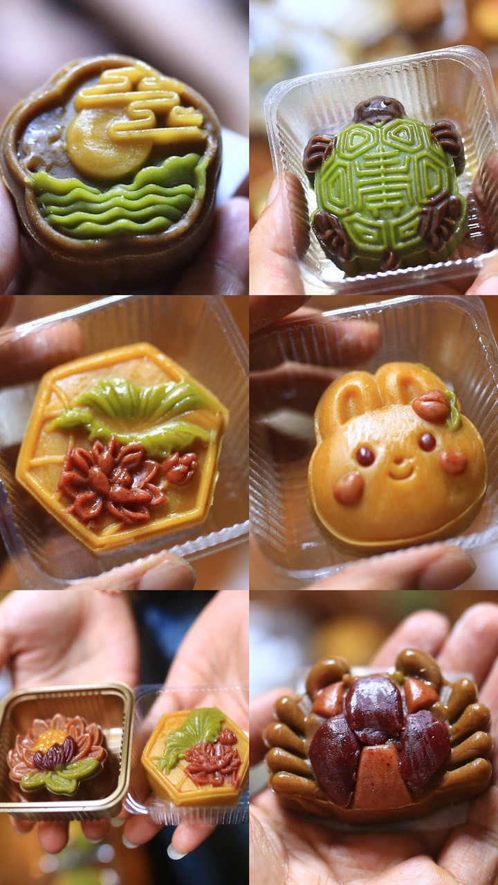 Khoảnh khắc các bạn trẻ làm bánh được lưu lại.