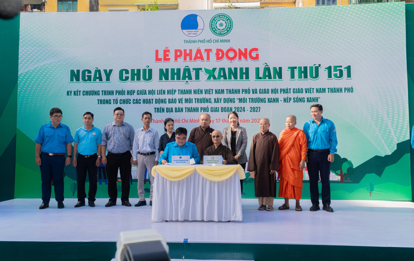 Hội LHTN TP. HCM và Giáo Hội Phật giáo Việt Nam TP. HCM thực hiện ký kết phối hợp tổ chức các hoạt động bảo vệ môi trường.
