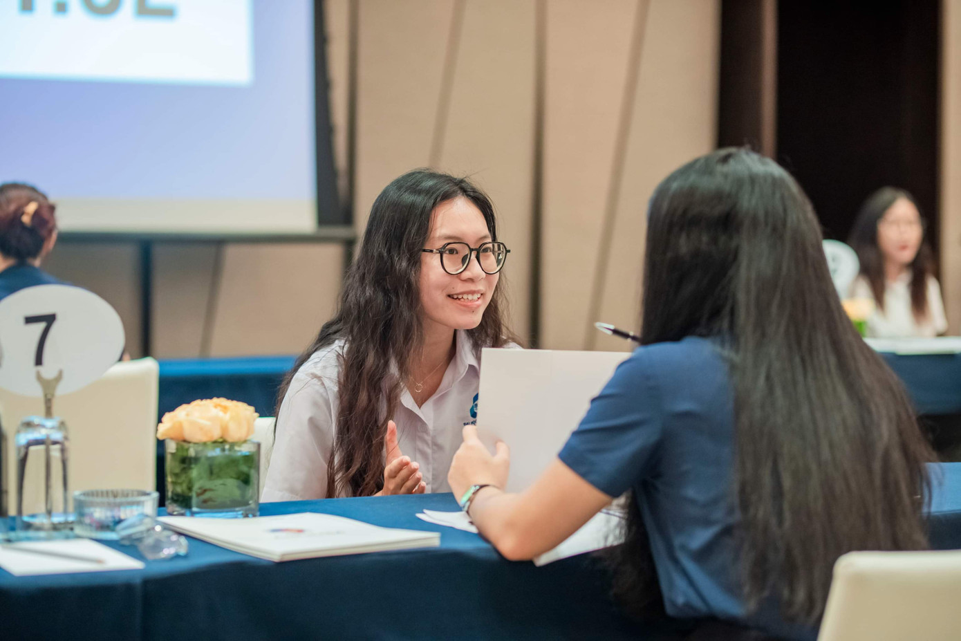 Hồ Thảo Nguyên trong buổi phỏng vấn nhận Học bổng ACWES. (Ảnh: NVCC) Hồ Thảo Nguyên trong buổi phỏng vấn nhận Học bổng ACWES. (Ảnh: NVCC)