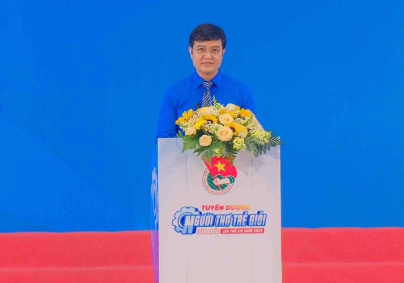 Anh Bùi Quang Huy - Ủy viên dự khuyết T.Ư Đảng, Bí thư thứ nhất T.Ư Đoàn phát biểu tại chương trình. (Ảnh: Tỉnh Đoàn Bình Dương) Anh Bùi Quang Huy - Ủy viên dự khuyết T.Ư Đảng, Bí thư thứ nhất T.Ư Đoàn phát biểu tại chương trình. (Ảnh: Tỉnh Đoàn Bình Dương)