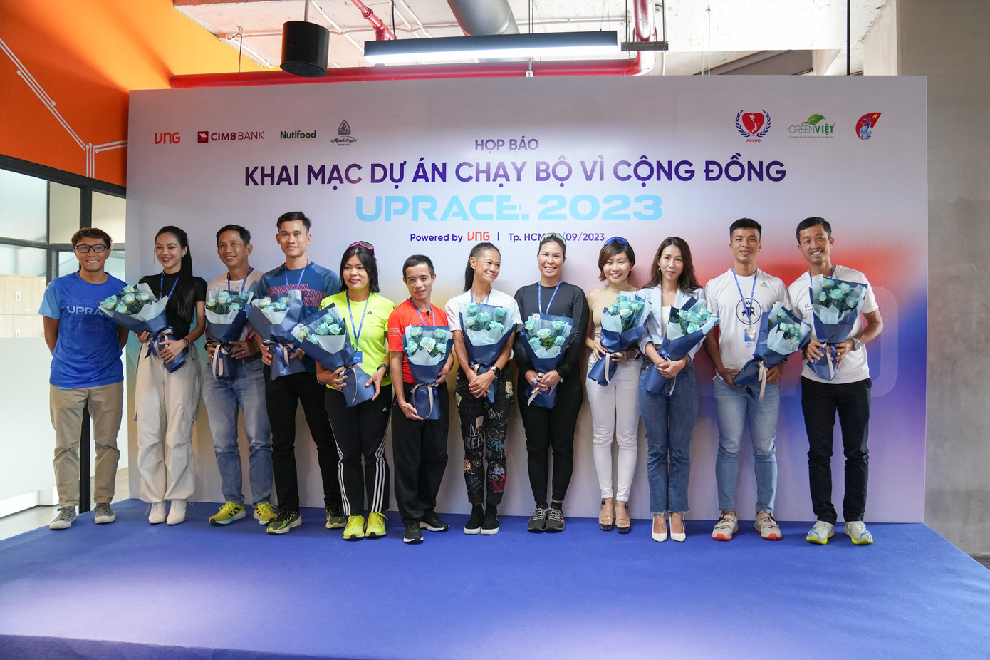 Các runner hàng đầu Việt Nam có mặt trong buổi khởi động giải chạy bộ vì cộng đồng 'UpRace 2023'. Các runner hàng đầu Việt Nam có mặt trong buổi khởi động giải chạy bộ vì cộng đồng 'UpRace 2023'.