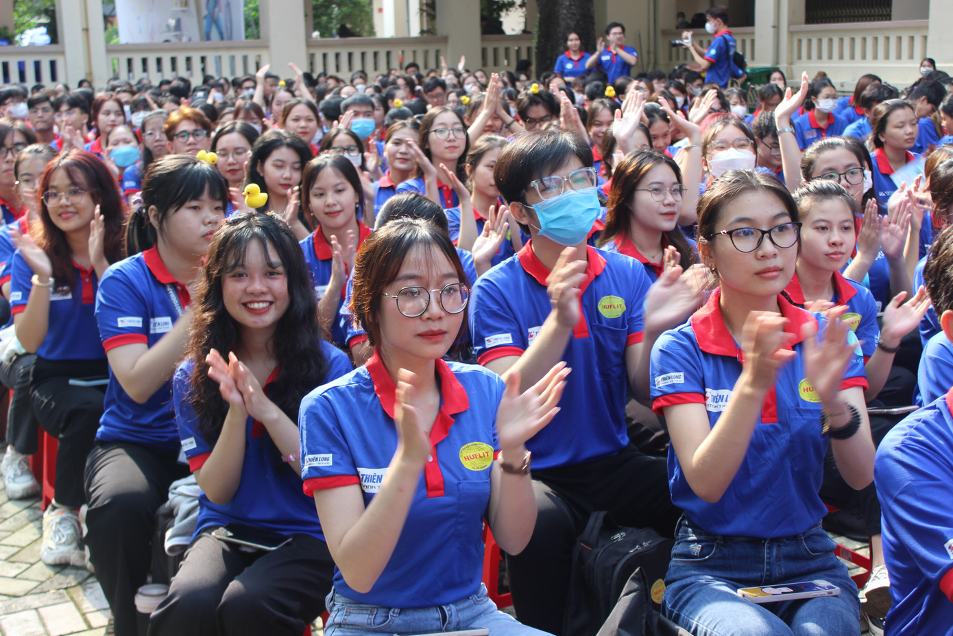 Các bạn sinh viên tình nguyện TP. HCM hào hứng trong buổi ra quân chương trình "Tiếp sức mùa thi" năm 2023. Các bạn sinh viên tình nguyện TP. HCM hào hứng trong buổi ra quân chương trình "Tiếp sức mùa thi" năm 2023.