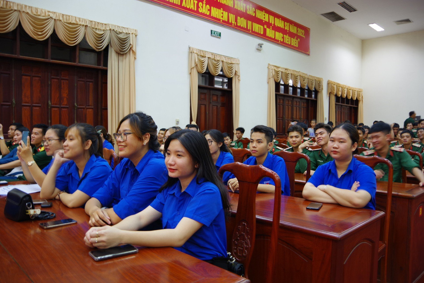 Rất đông đoàn viên, thanh niên cùng tham gia buổi tọa đàm.