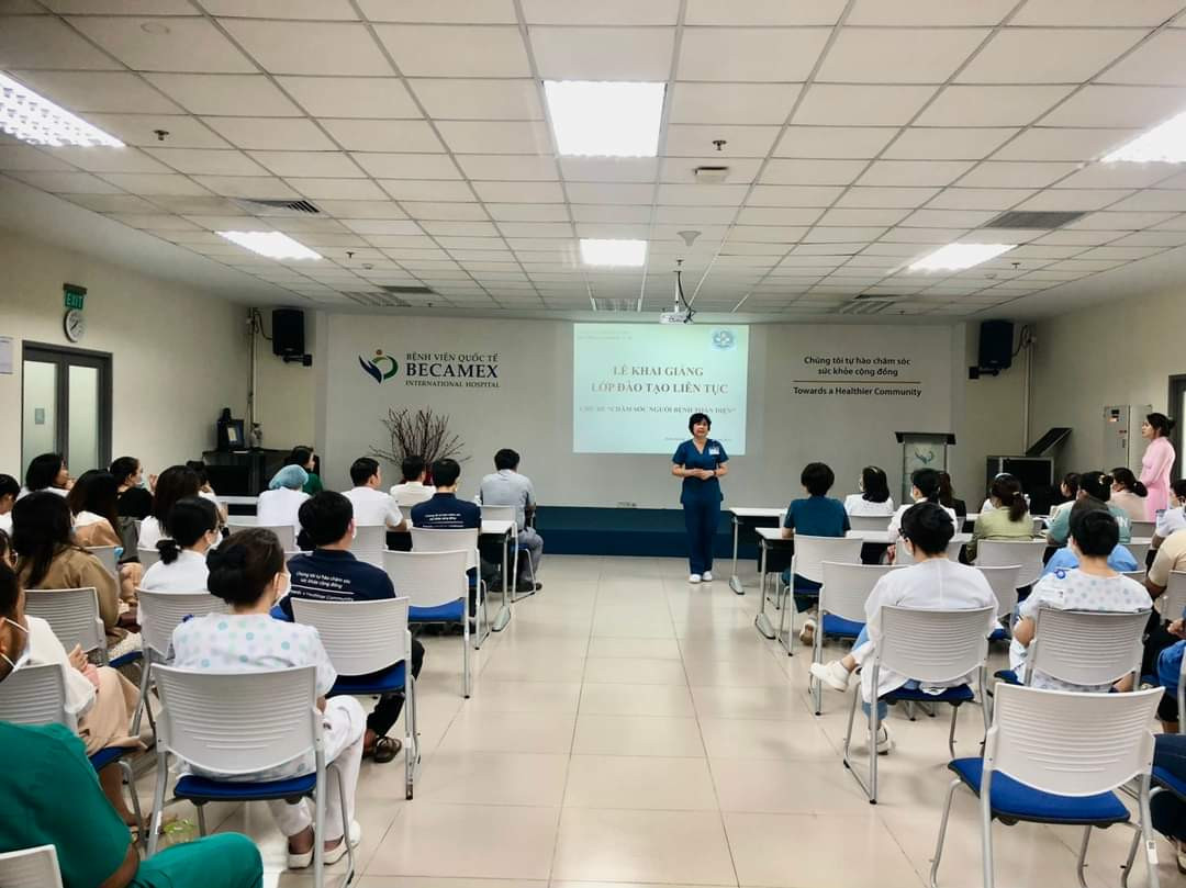 Với chính sách hỗ trợ sinh viên theo học các ngành Điều dưỡng, Hộ sinh, tỉnh Bình Dương kỳ vọng sẽ thu hút thêm nguồn nhân lực cho các ngành này.