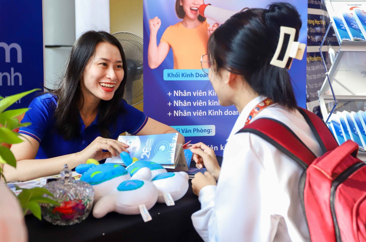 Thí sinh cần nghiên cứu về đề thi minh họa mà Bộ GD - ĐT đã công bố, đặc biệt là những câu có độ phân hóa cao để chuẩn bị tâm thế ôn tập, làm bài tốt. Thí sinh cần nghiên cứu về đề thi minh họa mà Bộ GD - ĐT đã công bố, đặc biệt là những câu có độ phân hóa cao để chuẩn bị tâm thế ôn tập, làm bài tốt.