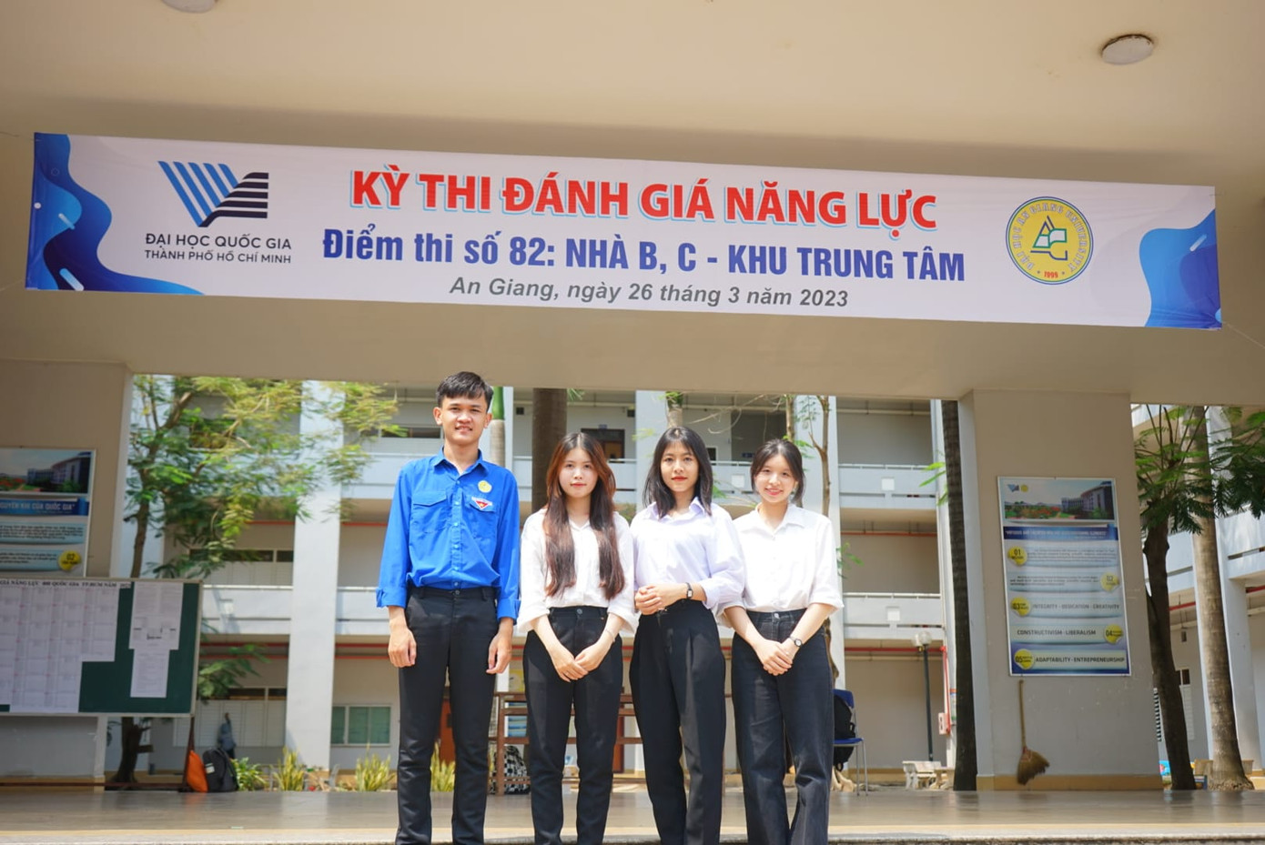 Các địa điểm thi đã sẵn sàng để các thí sinh bước vào dự thi kỳ thi Đánh giá năng lực đợt 1 diễn ra ngày 26/3.