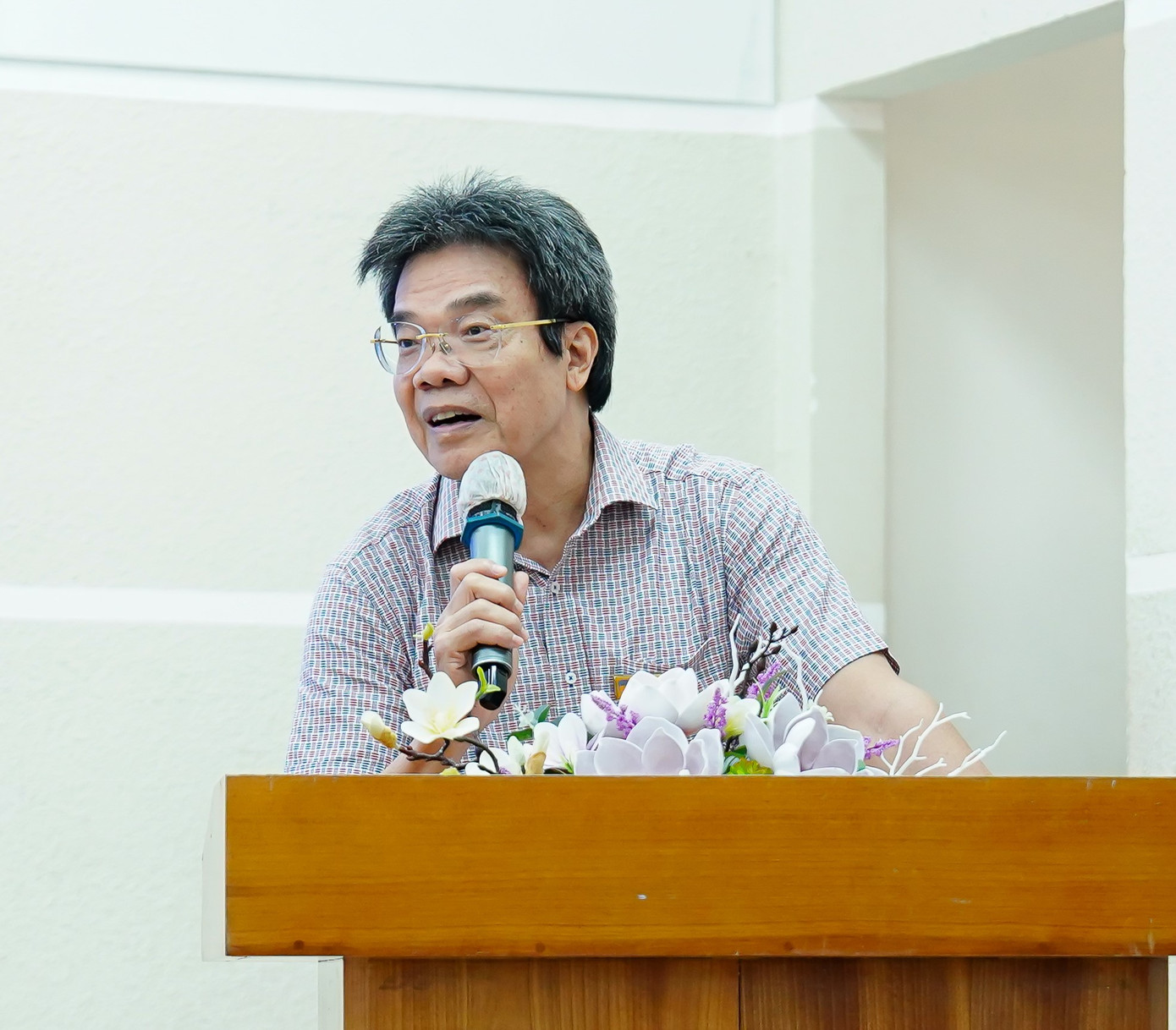 PSG. TS Nguyễn Phú Tụ (Trưởng khoa Marketing – Kinh doanh quốc tế, trường ĐH Công nghệ TP. HCM) cho rằng, chuyển đổi số sẽ mang lại thách thức cho sinh viên nhưng bên cạnh đó cũng có rất nhiều cơ hội. PSG. TS Nguyễn Phú Tụ (Trưởng khoa Marketing – Kinh doanh quốc tế, trường ĐH Công nghệ TP. HCM) cho rằng, chuyển đổi số sẽ mang lại thách thức cho sinh viên nhưng bên cạnh đó cũng có rất nhiều cơ hội.