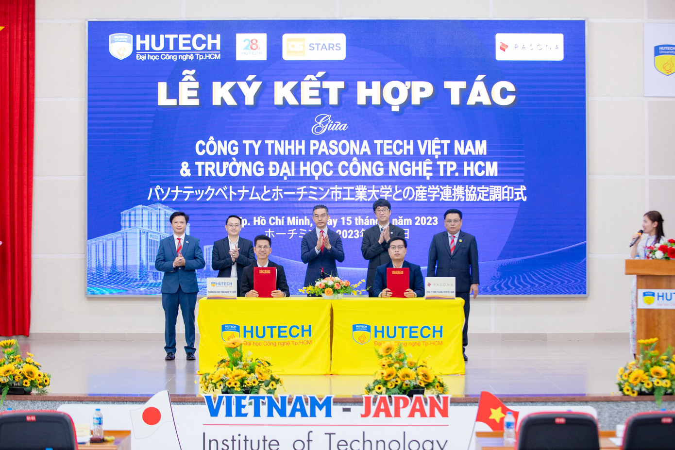 Trong khuôn khổ ngày hội, trường ĐH Công nghệ TP. HCM đã ký kết hợp tác “Đào tạo nguồn nhân lực gắn liền với nhu cầu của Doanh nghiệp” cùng các đơn vị như Công ty Pasona Tech Việt Nam; Công ty VietSeiko; Công ty Cổ phần Phát triển Nhân lực Quốc tế YAMATO; Ngân hàng TMCP Việt Nam Thịnh Vượng (VPBank) để mở rộng hơn cơ hội thực tập, làm việc cho sinh viên.