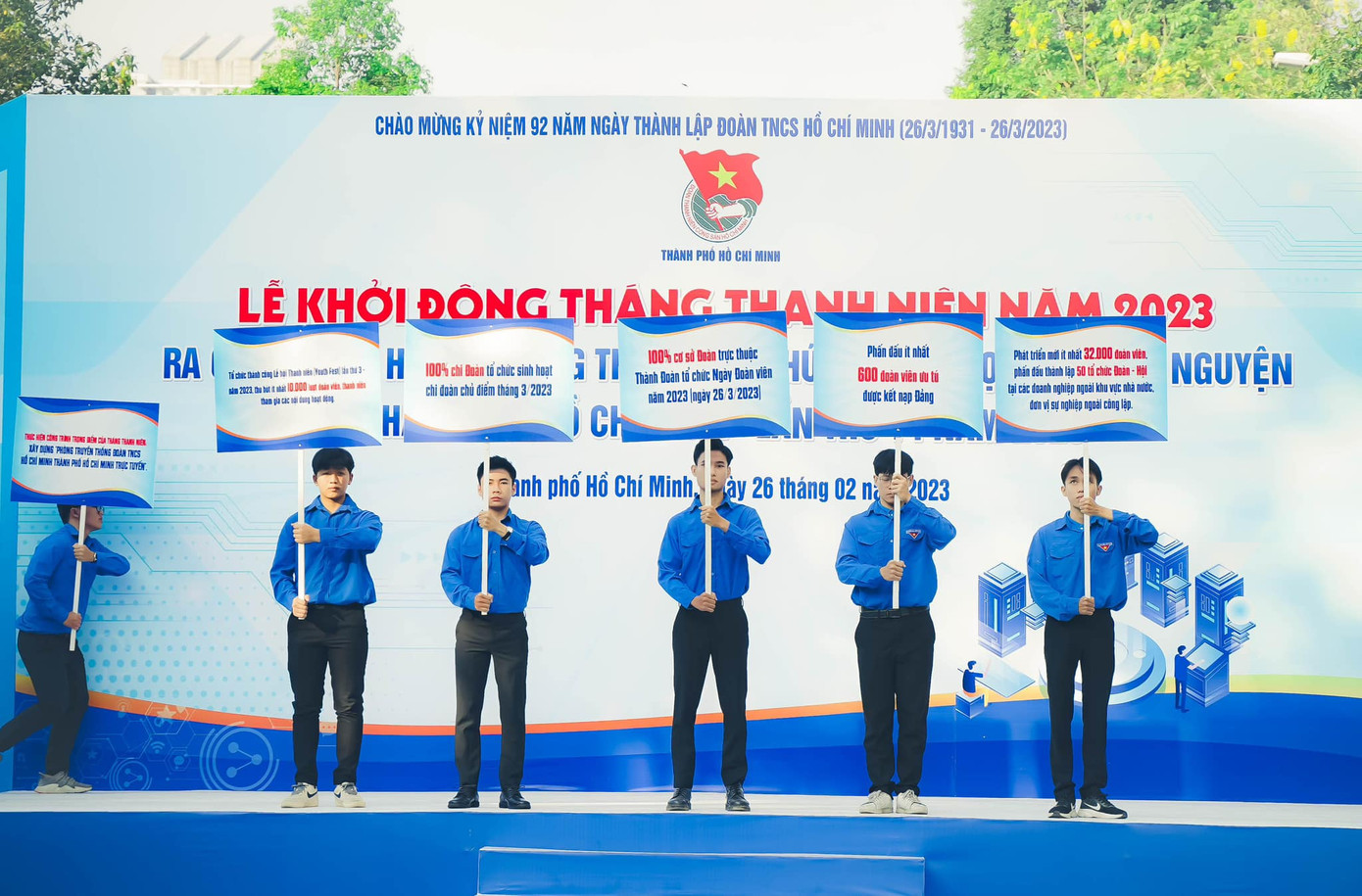 Phát biểu tại buổi lễ, Phó Bí thư Thường trực Thành Đoàn, Chủ tịch Hội Liên hiệp Thanh niên Việt Nam TPHCM Ngô Minh Hải cho biết, Tháng Thanh niên năm 2023 với chủ đề “Tuổi trẻ tiên phong chuyển đổi số” diễn ra từ ngày 26/2 đến ngày 31/3 với nhiều nội dung, công trình, phần việc thiết thực, ý nghĩa.
