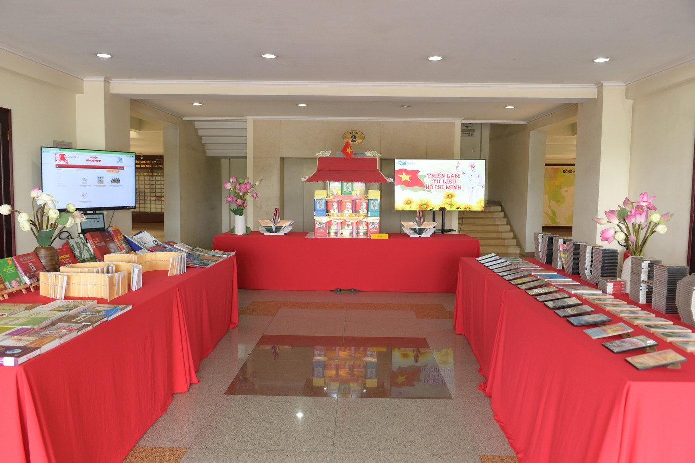 Một góc trưng bày của “Không gian văn hoá Hồ Chí Minh” tại ĐHQG TP. HCM. (Ảnh: ĐHQG TP. HCM)