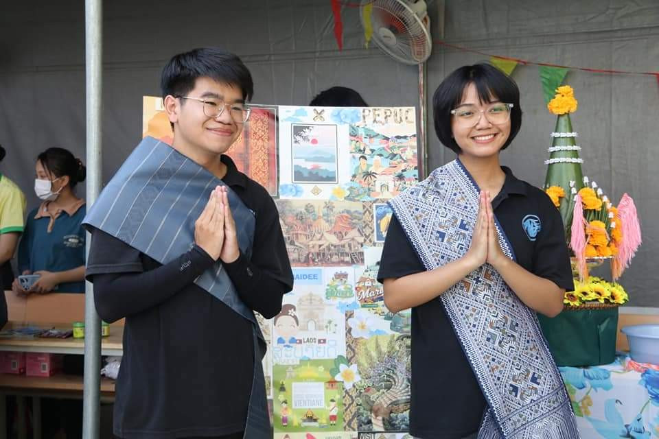 Gian hàng của các bạn sinh viên Lào. (Ảnh: TLTĐ)