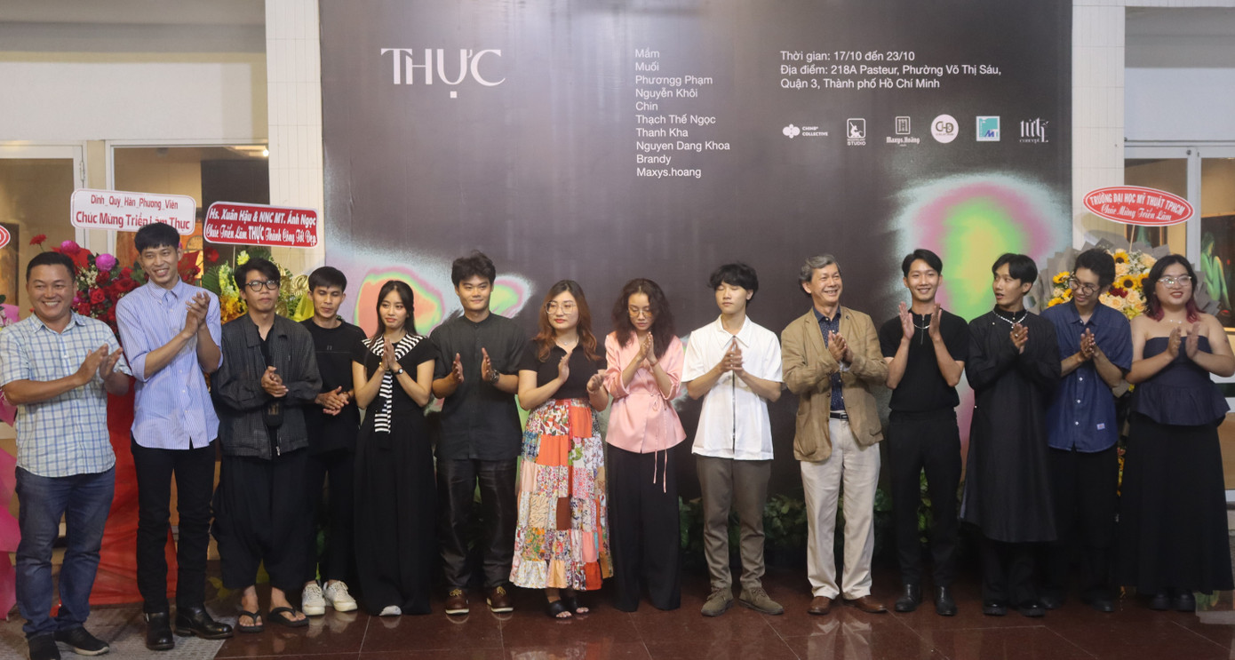 Các nghệ sĩ trẻ và khách mời tại lễ khai mạc THỰC.