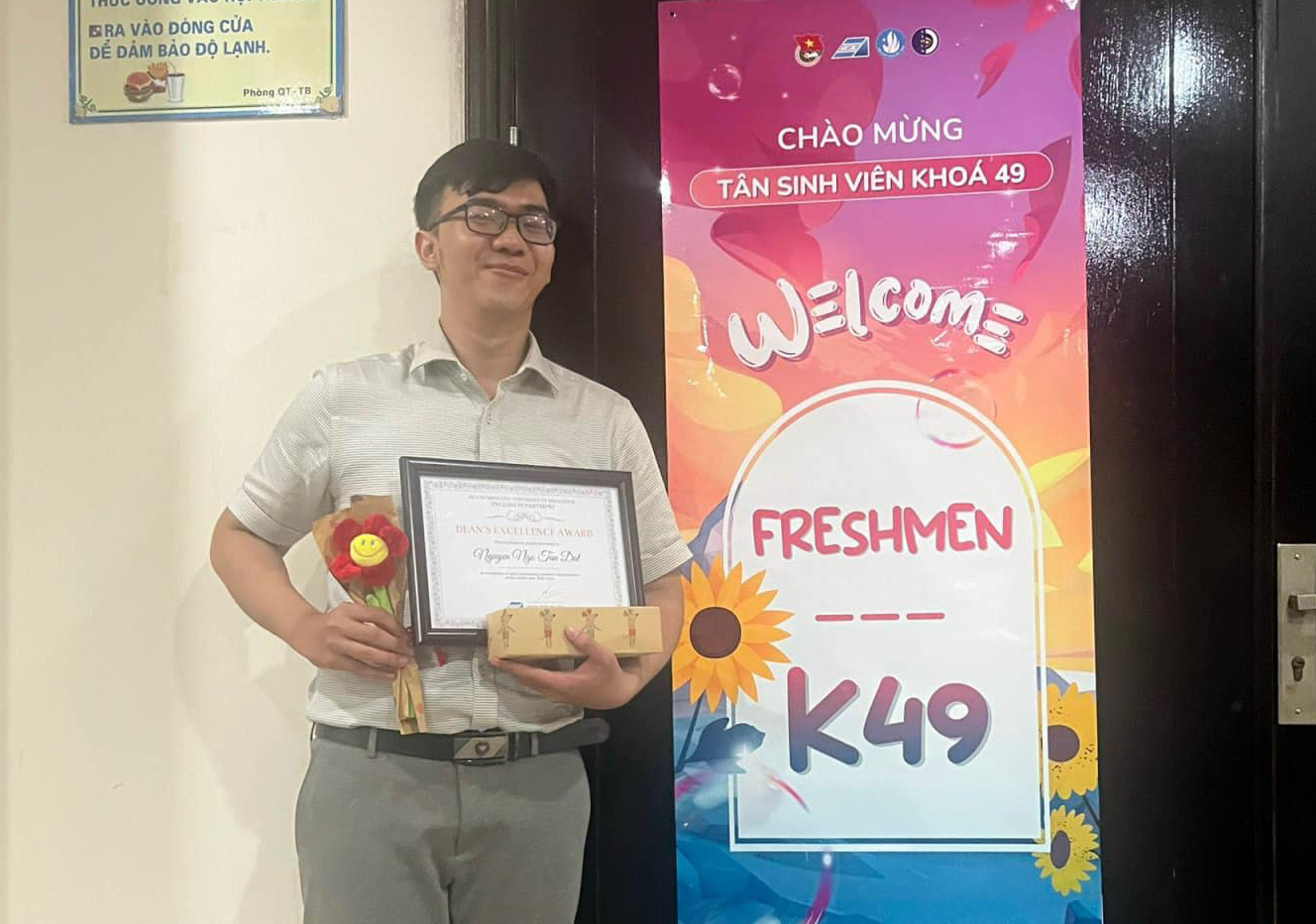 Tấn Đạt tại lễ Chào mừng Tân sinh viên trường ĐH Sư phạm TP. HCM. (Ảnh: NVCC) Tấn Đạt tại lễ Chào mừng Tân sinh viên trường ĐH Sư phạm TP. HCM. (Ảnh: NVCC)