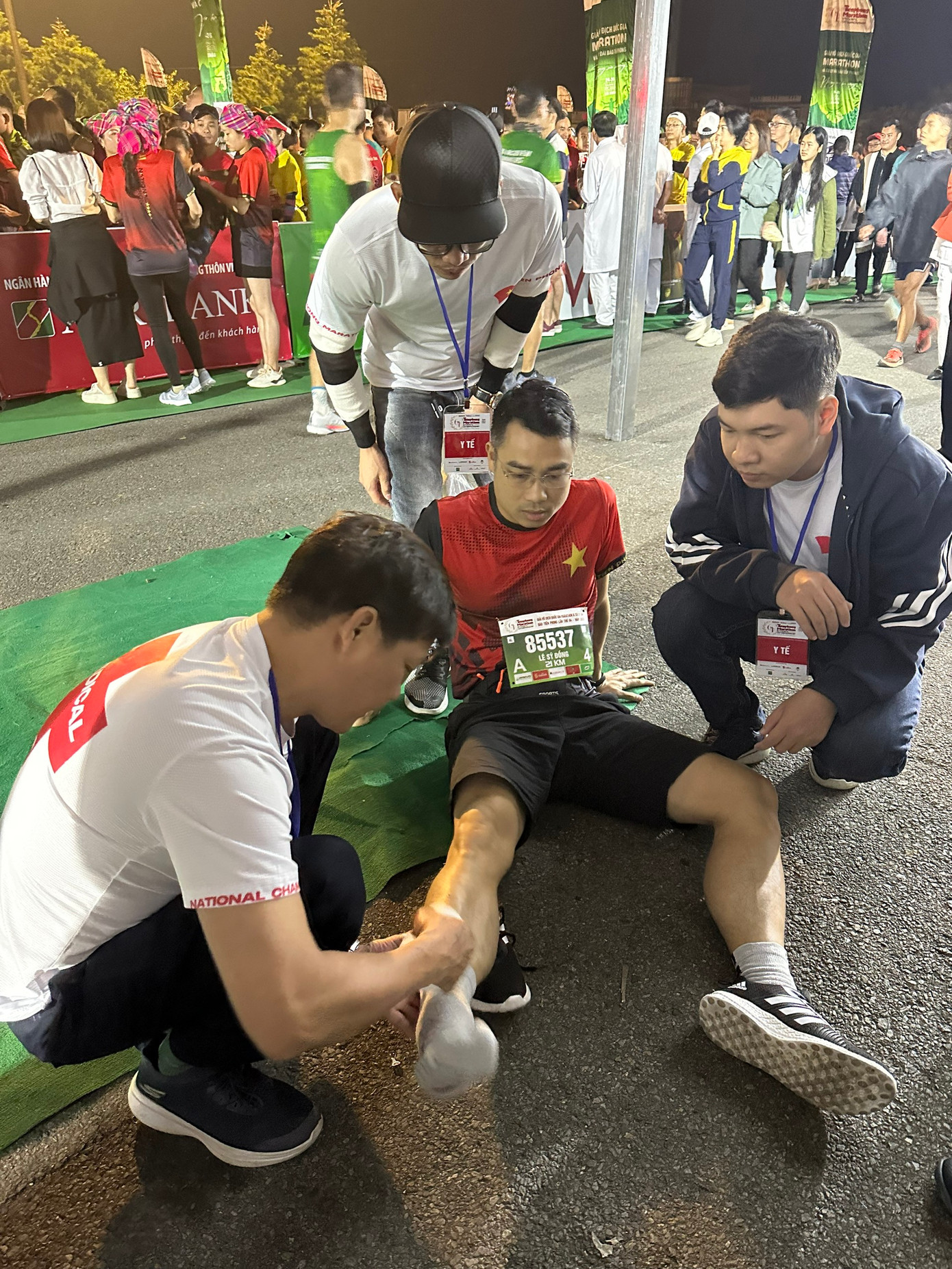 Đội ngũ y, bác sĩ Bệnh viện Quân y 175 tham gia hỗ trợ, đảm bảo chăm sóc y tế cho các vận động viên. Đội ngũ y, bác sĩ Bệnh viện Quân y 175 tham gia hỗ trợ, đảm bảo chăm sóc y tế cho các vận động viên.