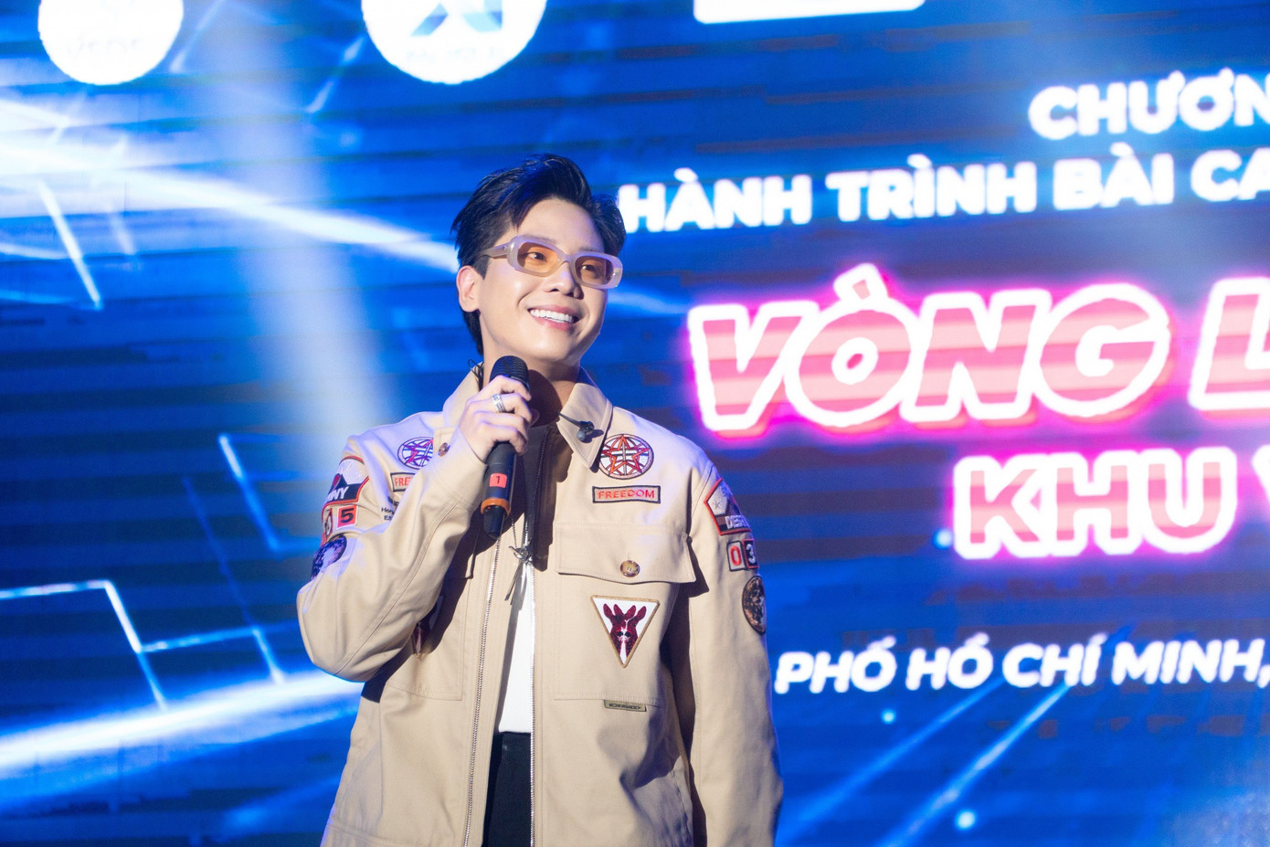 Ca sĩ Quân AP góp mặt tại chương trình.