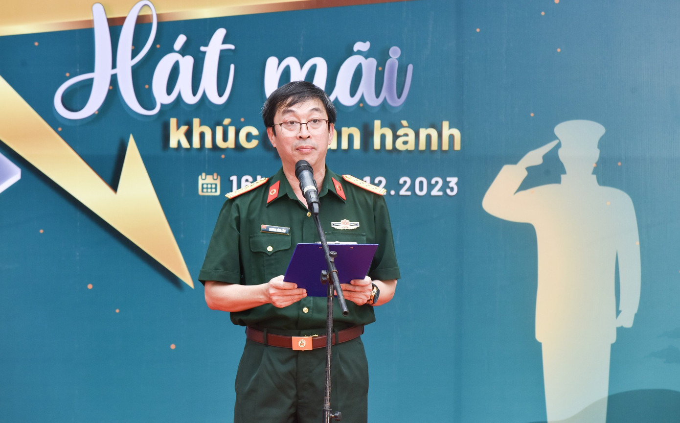 Đại tá, PGS. TS Trương Đình Cẩm – Phó Giám đốc Bệnh viện Quân y 175 phát biểu khai mạc chương trình.